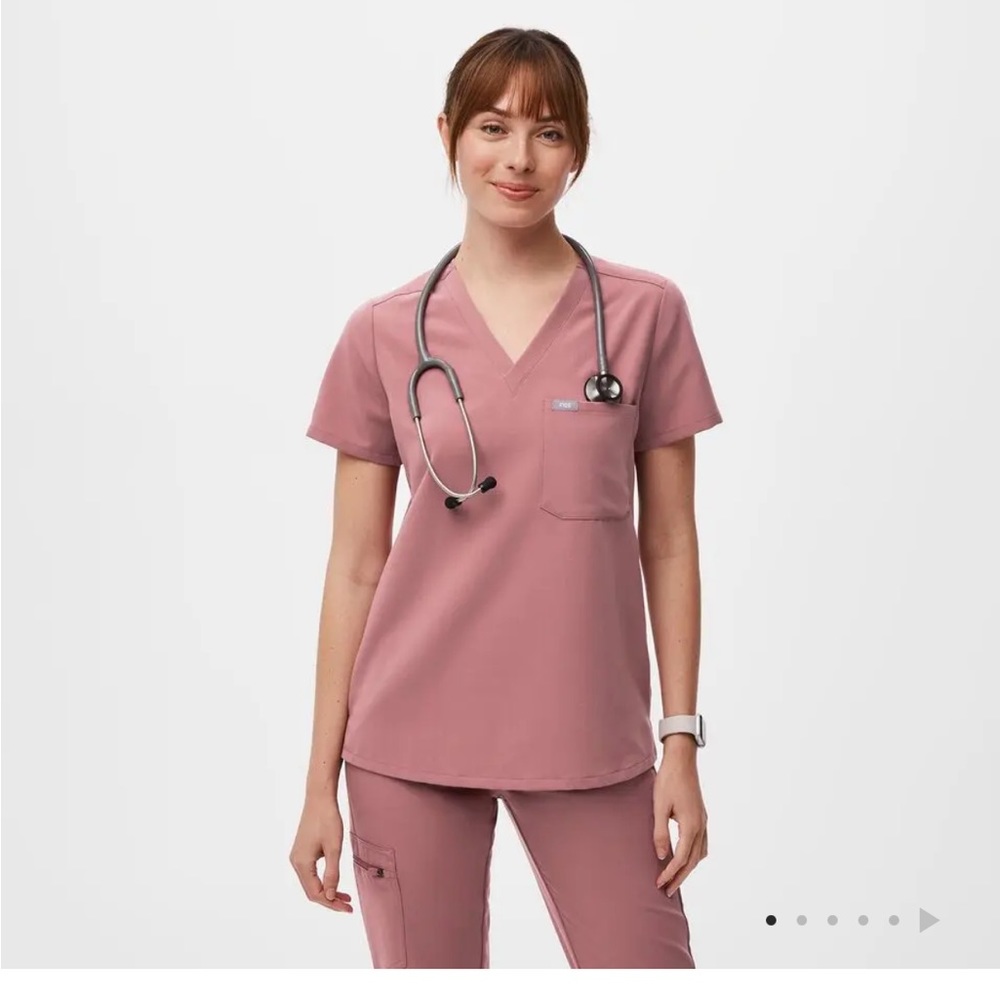 Figs Catarina Mauve One Pocket Scrub Top